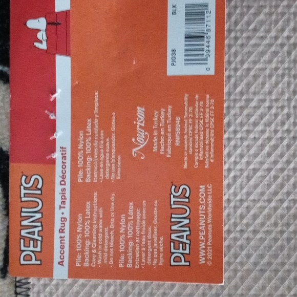 Snoopy accent rug - Picture 3 of 3